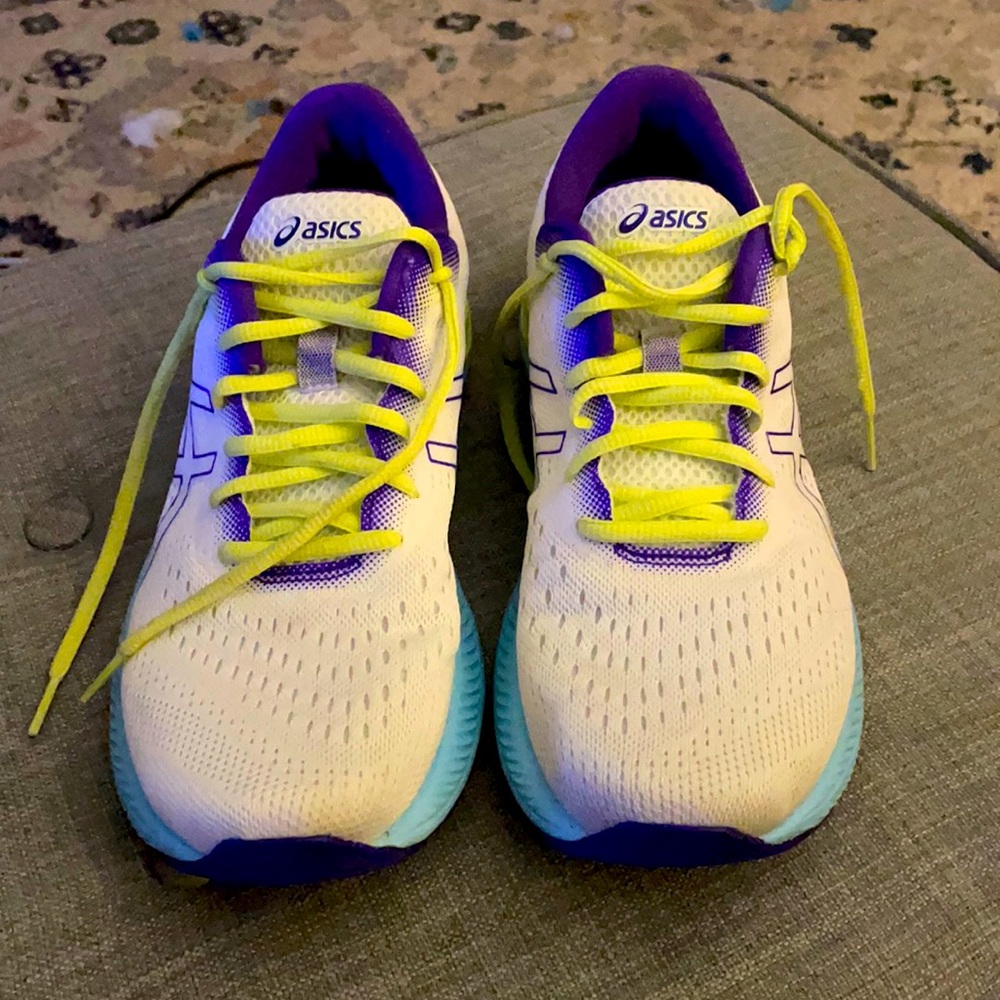 Slightly used running shoes - ASICS Gel-Excite 8